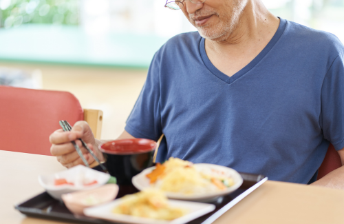 食欲のない男性